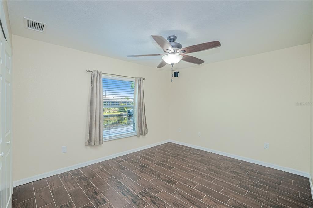 For Sale: $900,000 (4 beds, 2 baths, 2479 Square Feet)