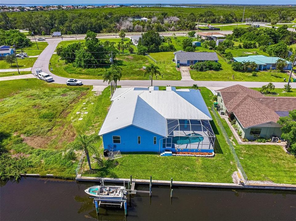 For Sale: $900,000 (4 beds, 2 baths, 2479 Square Feet)