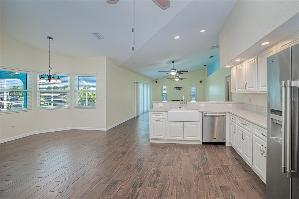 For Sale: $900,000 (4 beds, 2 baths, 2479 Square Feet)