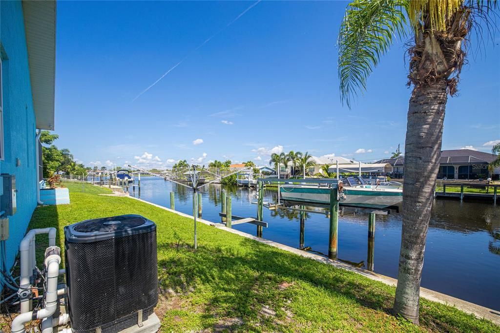 For Sale: $900,000 (4 beds, 2 baths, 2479 Square Feet)