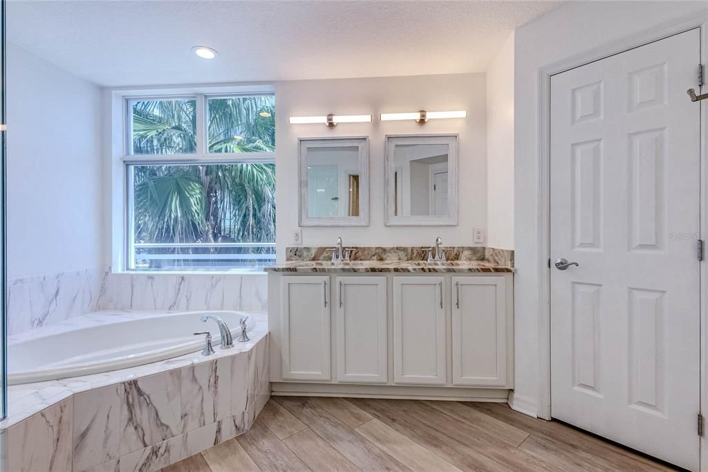 For Sale: $625,000 (2 beds, 2 baths, 1642 Square Feet)