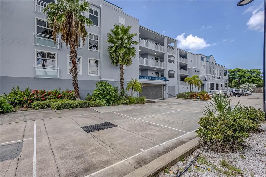 For Sale: $625,000 (2 beds, 2 baths, 1642 Square Feet)