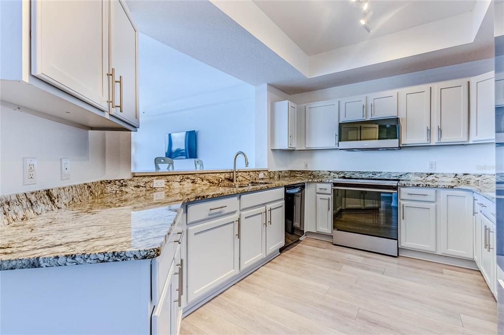 For Sale: $625,000 (2 beds, 2 baths, 1642 Square Feet)