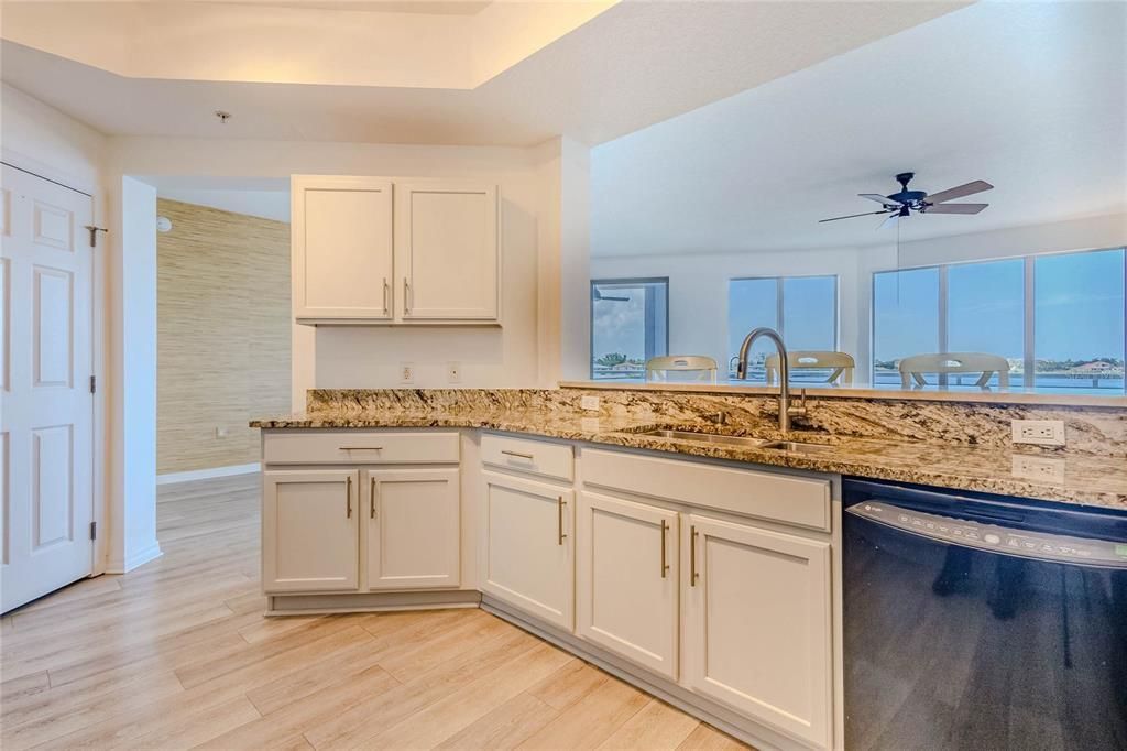 For Sale: $625,000 (2 beds, 2 baths, 1642 Square Feet)