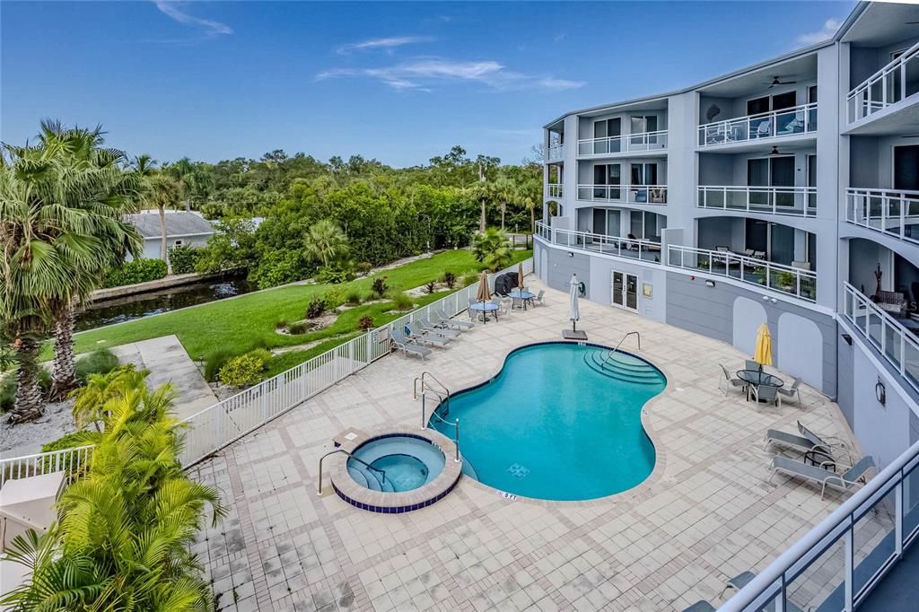 For Sale: $625,000 (2 beds, 2 baths, 1642 Square Feet)