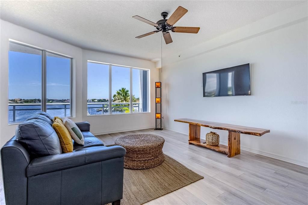 For Sale: $625,000 (2 beds, 2 baths, 1642 Square Feet)