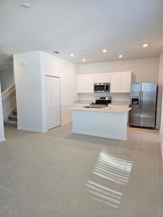 For Rent: $2,550 (3 beds, 2 baths, 1755 Square Feet)
