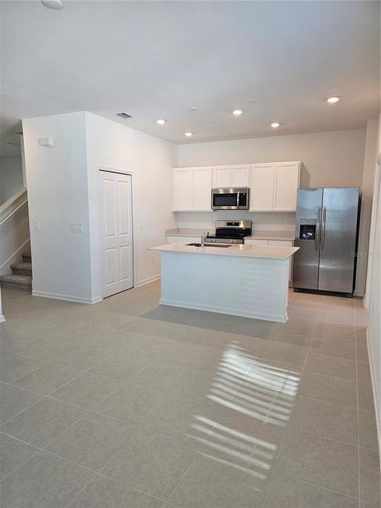 For Rent: $2,550 (3 beds, 2 baths, 1755 Square Feet)