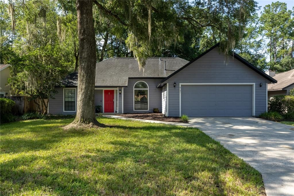 For Sale: $325,000 (3 beds, 2 baths, 1410 Square Feet)