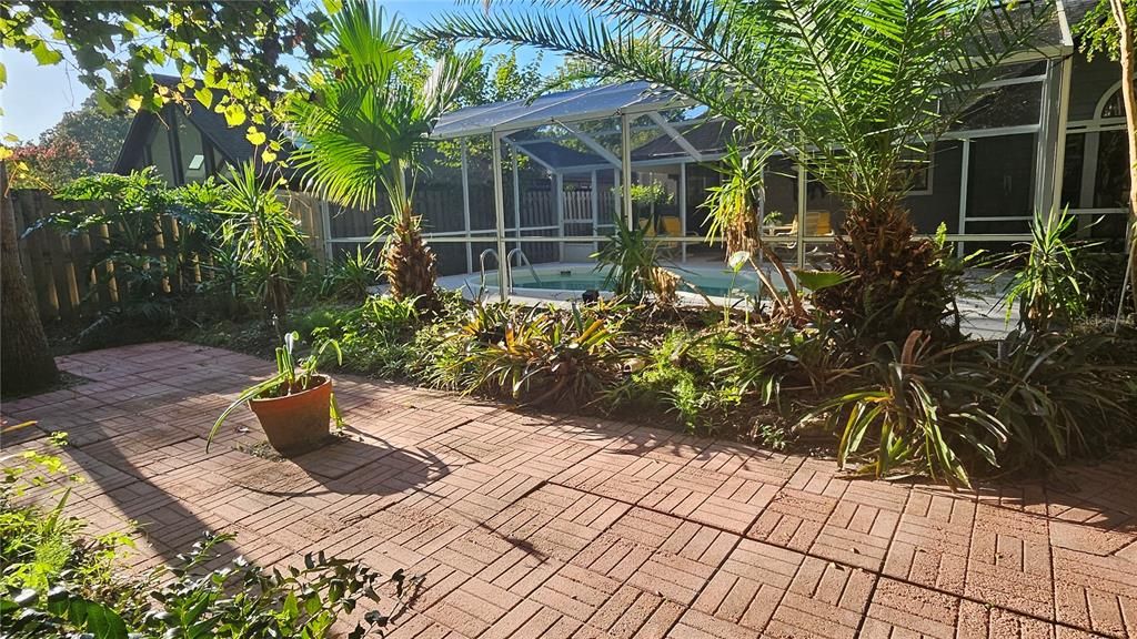 For Sale: $325,000 (3 beds, 2 baths, 1410 Square Feet)