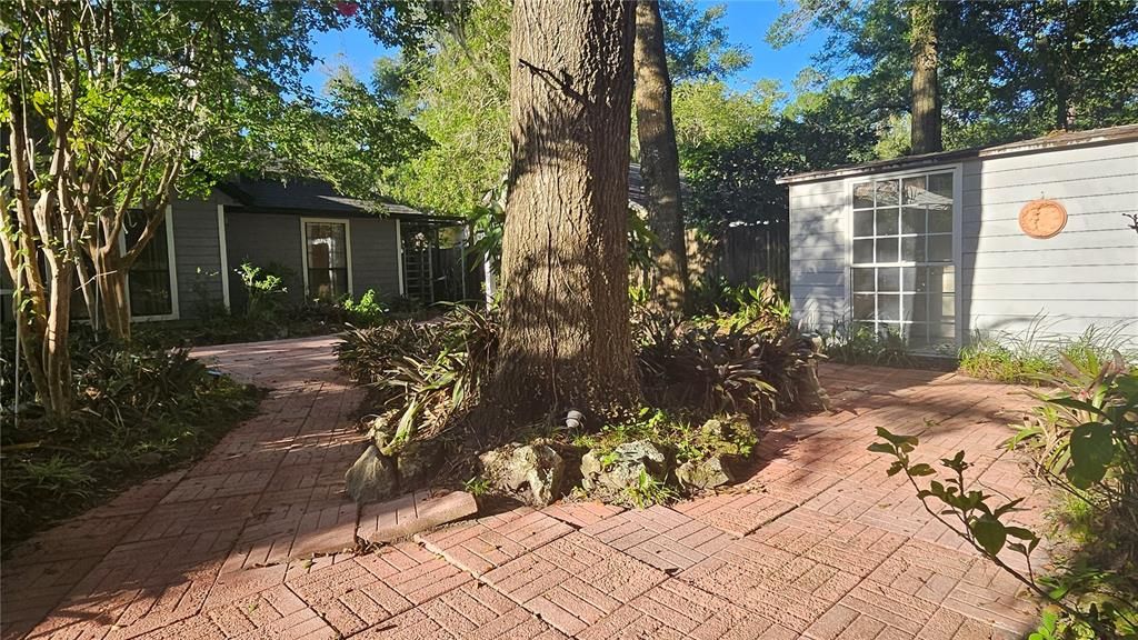For Sale: $325,000 (3 beds, 2 baths, 1410 Square Feet)