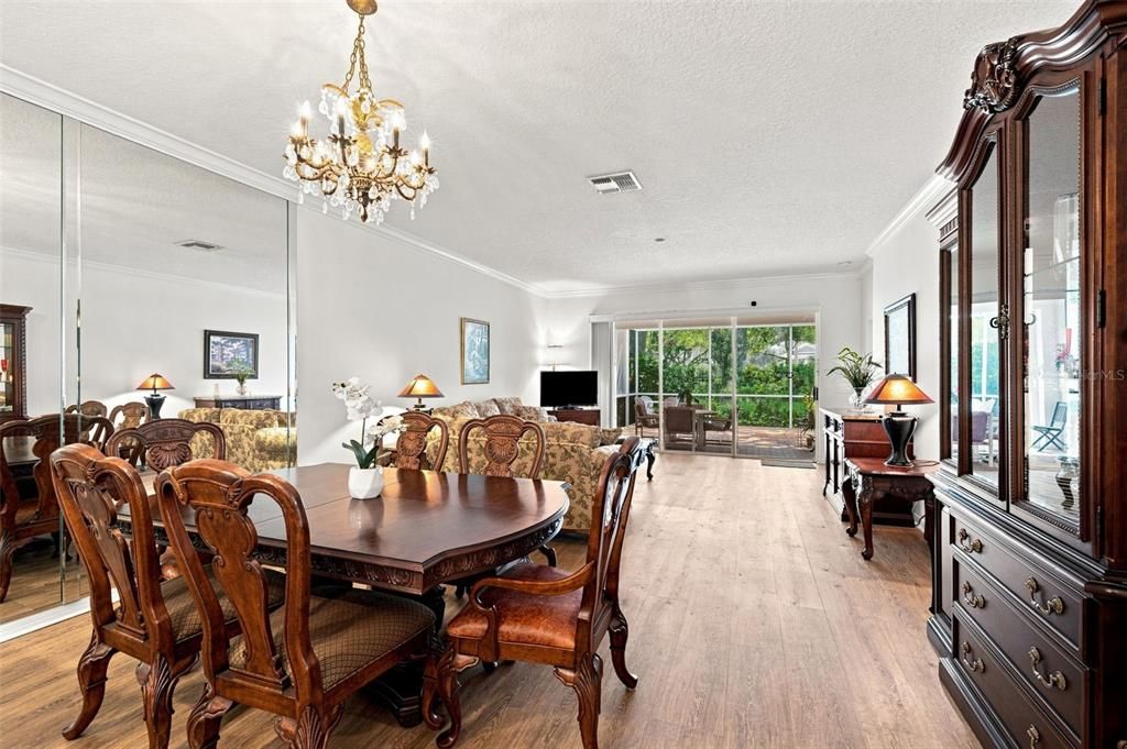 En Venta: $339,900 (2 camas, 2 baños, 1717 Pies cuadrados)