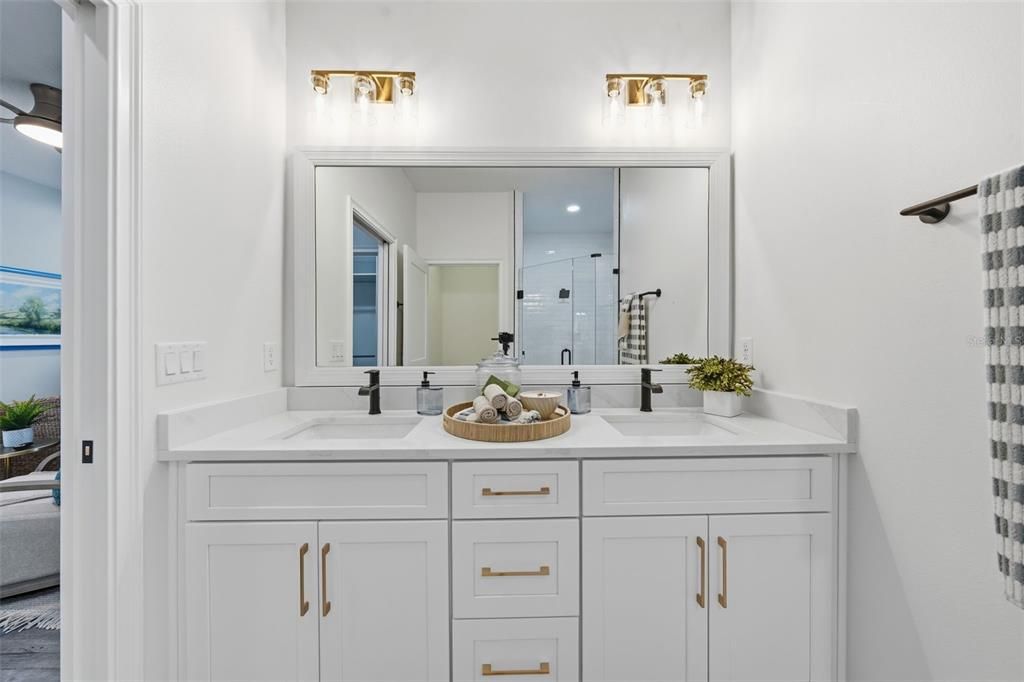 For Sale: $375,000 (4 beds, 2 baths, 2055 Square Feet)