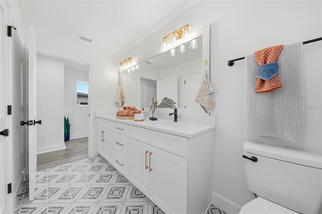 For Sale: $375,000 (4 beds, 2 baths, 2055 Square Feet)