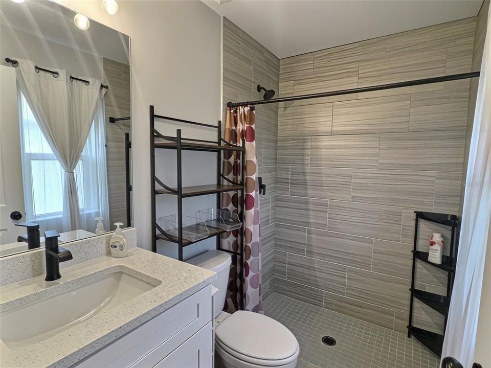 В аренду: $2,100 (3 спален, 2 ванн, 1347 Квадратных фут)