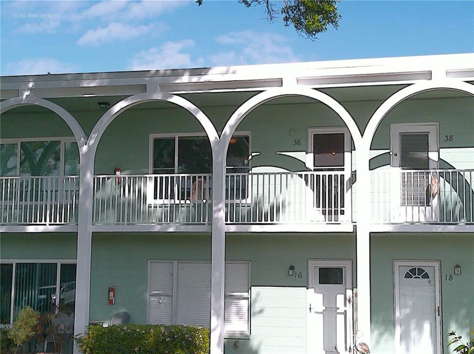For Rent: $1,350 (1 beds, 1 baths, 815 Square Feet)
