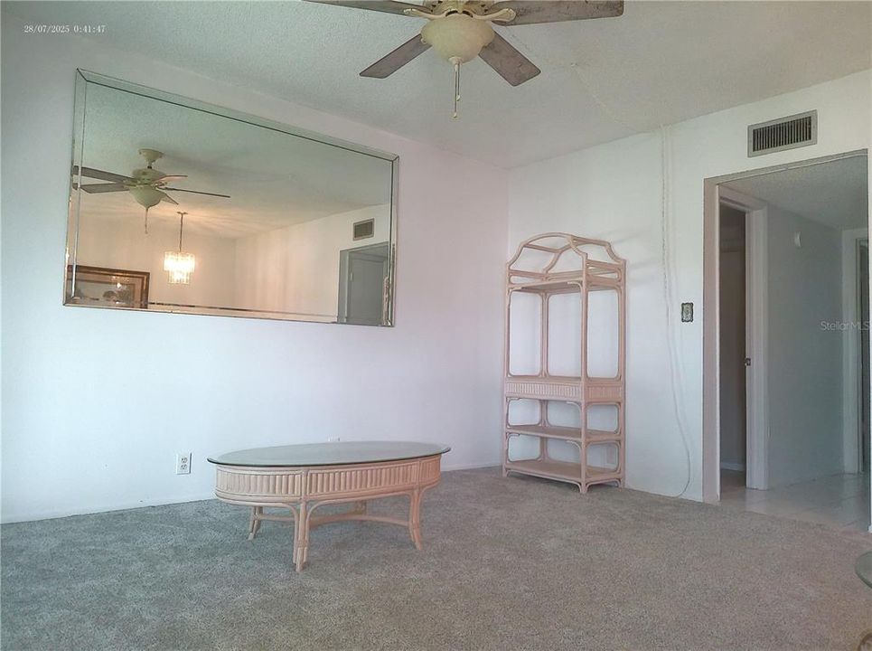 For Rent: $1,350 (1 beds, 1 baths, 815 Square Feet)