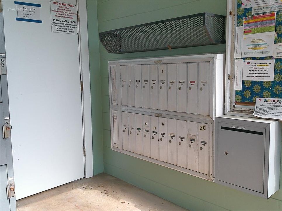For Rent: $1,350 (1 beds, 1 baths, 815 Square Feet)
