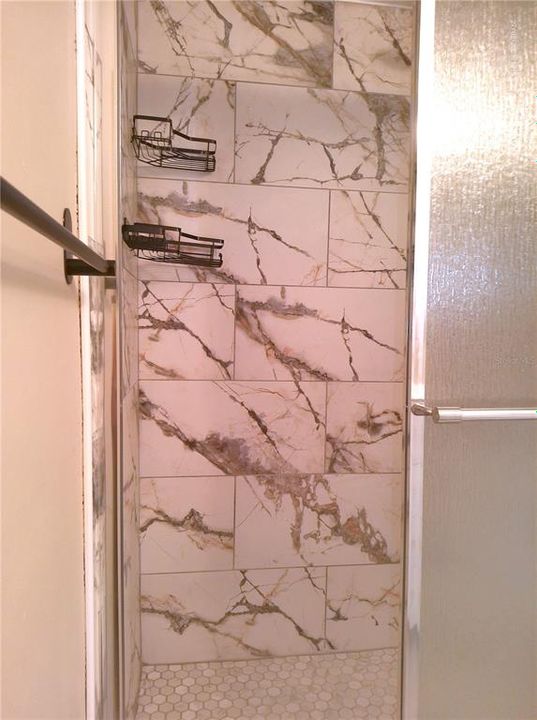 For Rent: $1,350 (1 beds, 1 baths, 815 Square Feet)