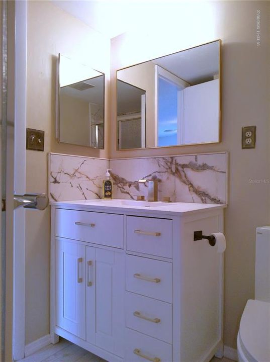 For Rent: $1,350 (1 beds, 1 baths, 815 Square Feet)