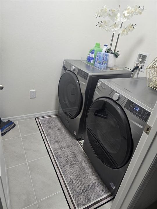 For Rent: $2,350 (4 beds, 2 baths, 1830 Square Feet)