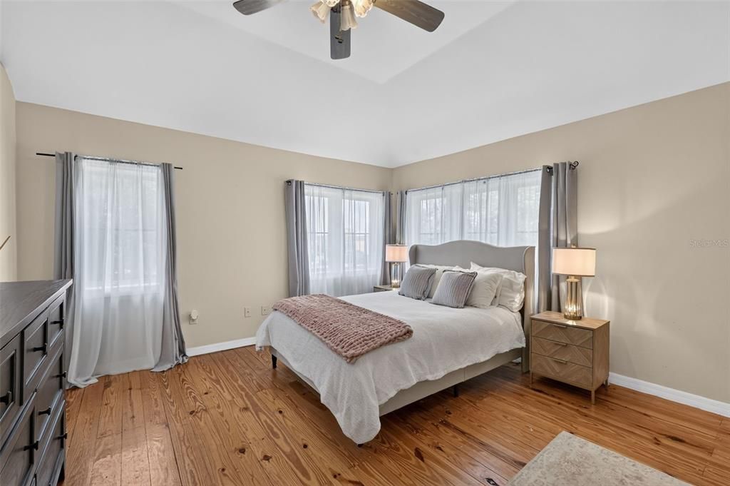 For Sale: $769,900 (4 beds, 2 baths, 3116 Square Feet)