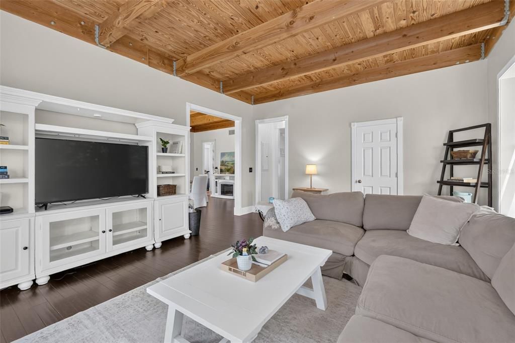For Sale: $769,900 (4 beds, 2 baths, 3116 Square Feet)