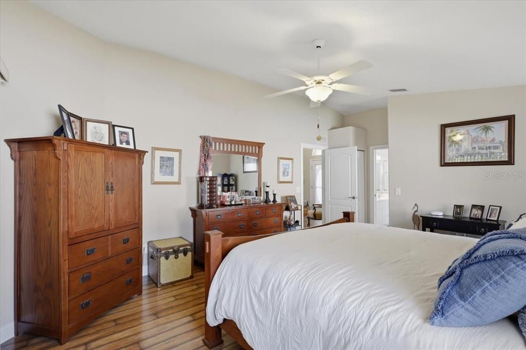 Active With Contract: $329,000 (3 beds, 2 baths, 1957 Square Feet)