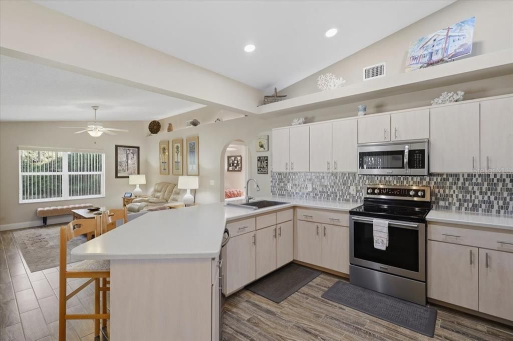 Active With Contract: $329,000 (3 beds, 2 baths, 1957 Square Feet)