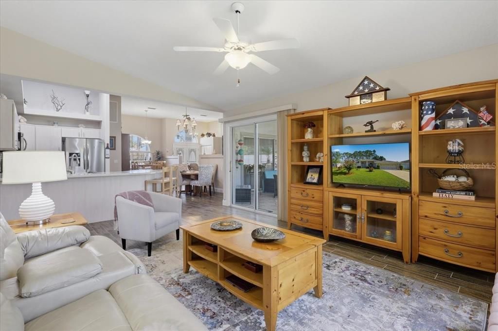 Active With Contract: $329,000 (3 beds, 2 baths, 1957 Square Feet)