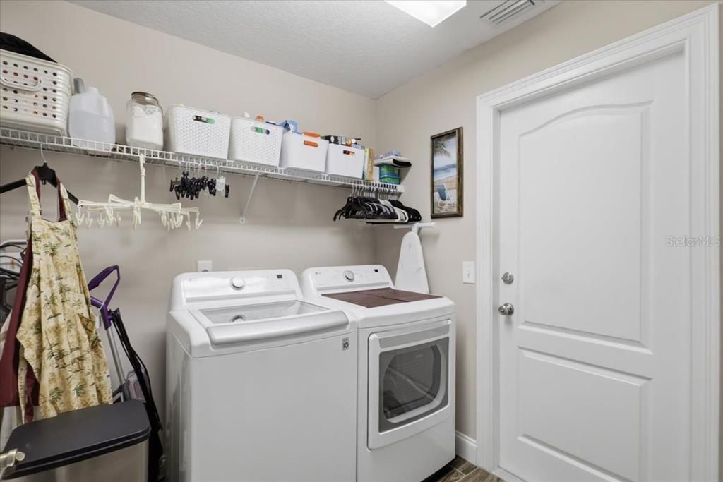 Active With Contract: $329,000 (3 beds, 2 baths, 1957 Square Feet)
