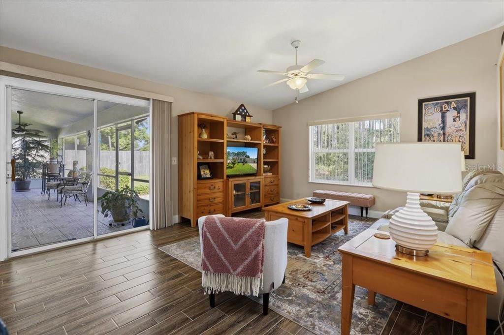 Active With Contract: $329,000 (3 beds, 2 baths, 1957 Square Feet)