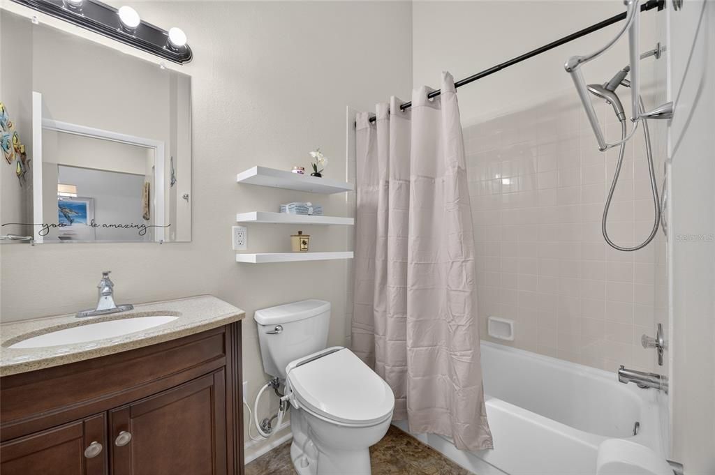 For Sale: $325,000 (2 beds, 2 baths, 1100 Square Feet)