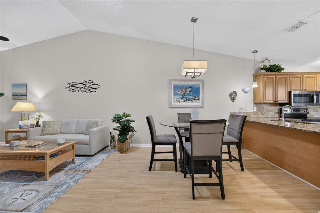 For Sale: $325,000 (2 beds, 2 baths, 1100 Square Feet)