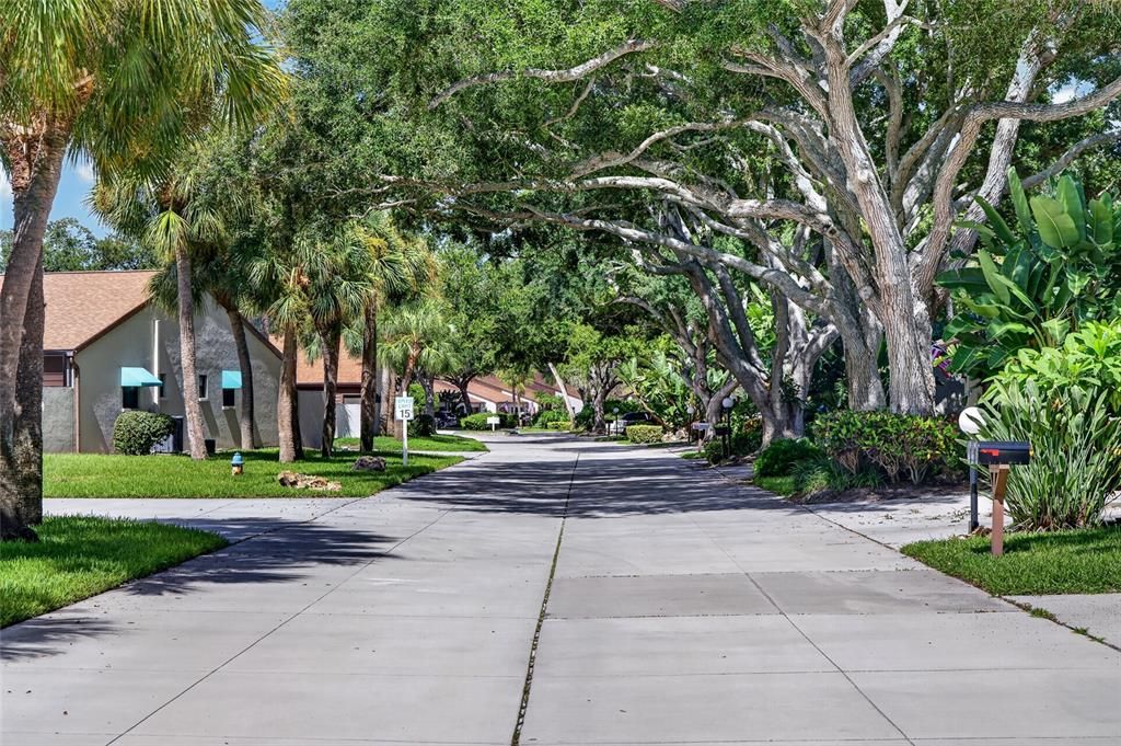 For Sale: $325,000 (2 beds, 2 baths, 1100 Square Feet)