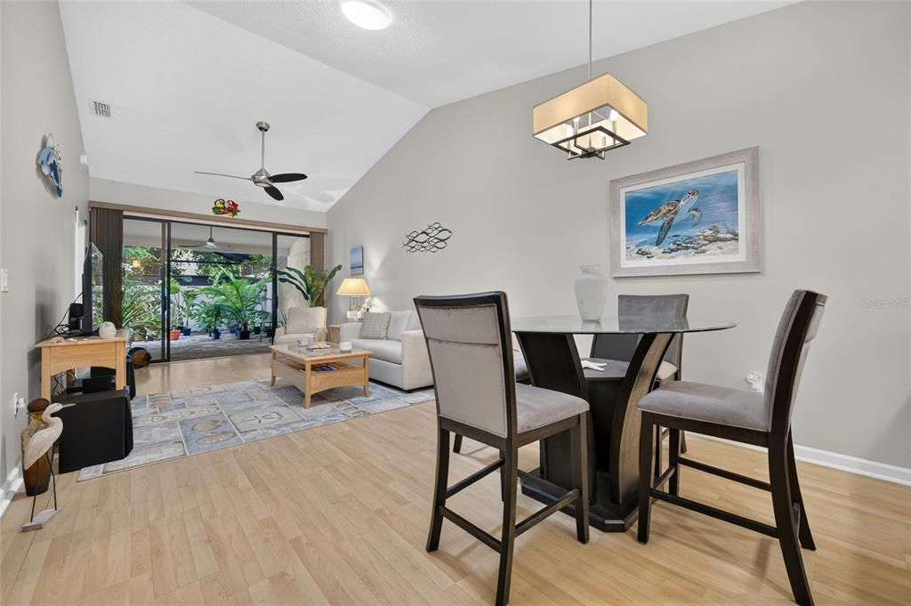 For Sale: $325,000 (2 beds, 2 baths, 1100 Square Feet)