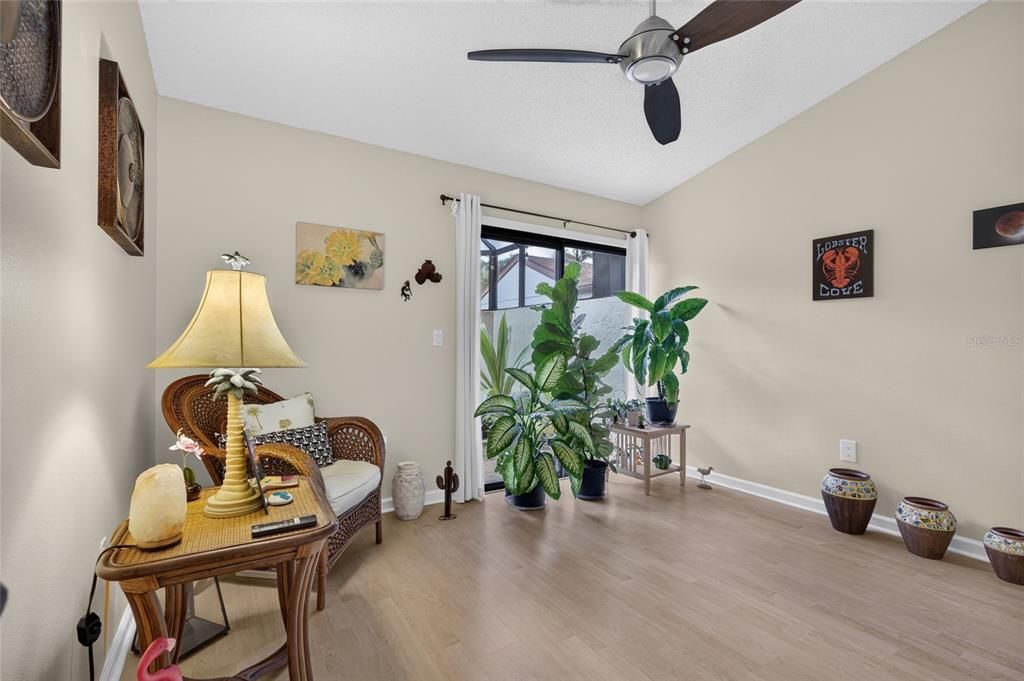 For Sale: $325,000 (2 beds, 2 baths, 1100 Square Feet)