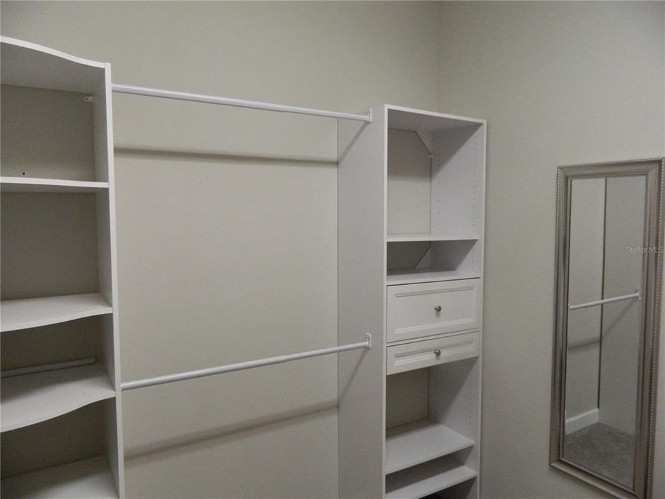 For Rent: $2,500 (3 beds, 3 baths, 1989 Square Feet)