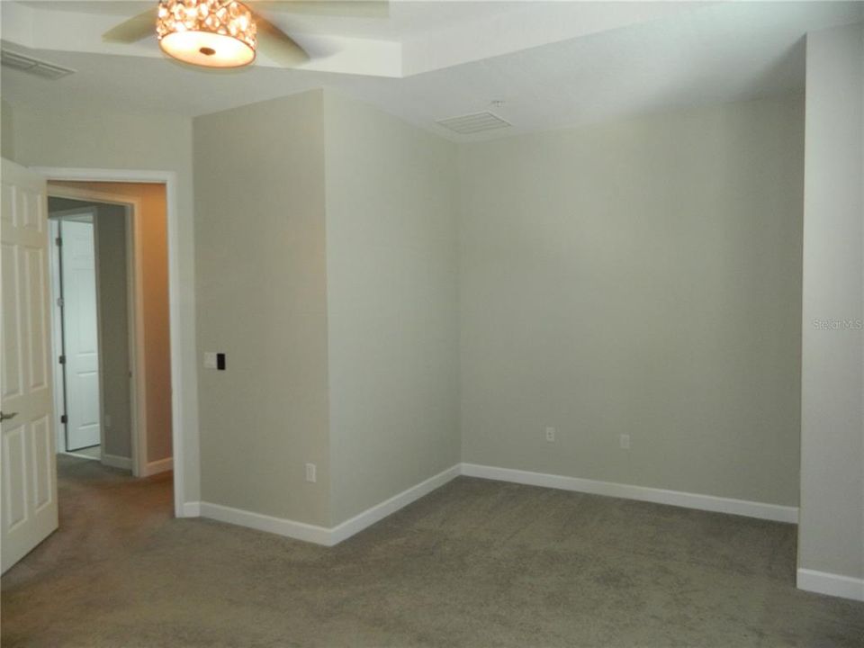 For Rent: $2,500 (3 beds, 3 baths, 1989 Square Feet)