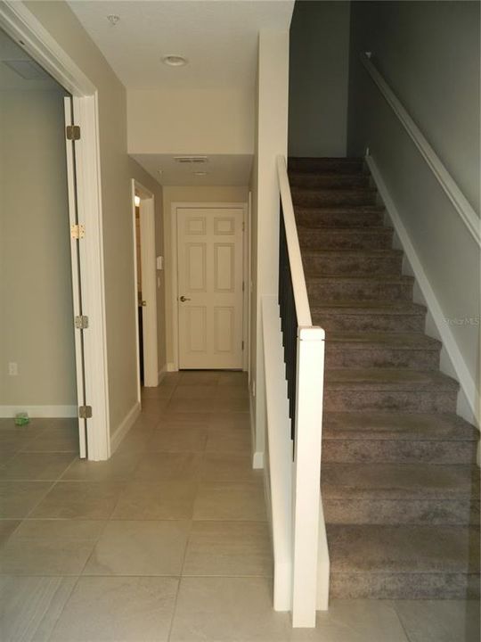 For Rent: $2,500 (3 beds, 3 baths, 1989 Square Feet)