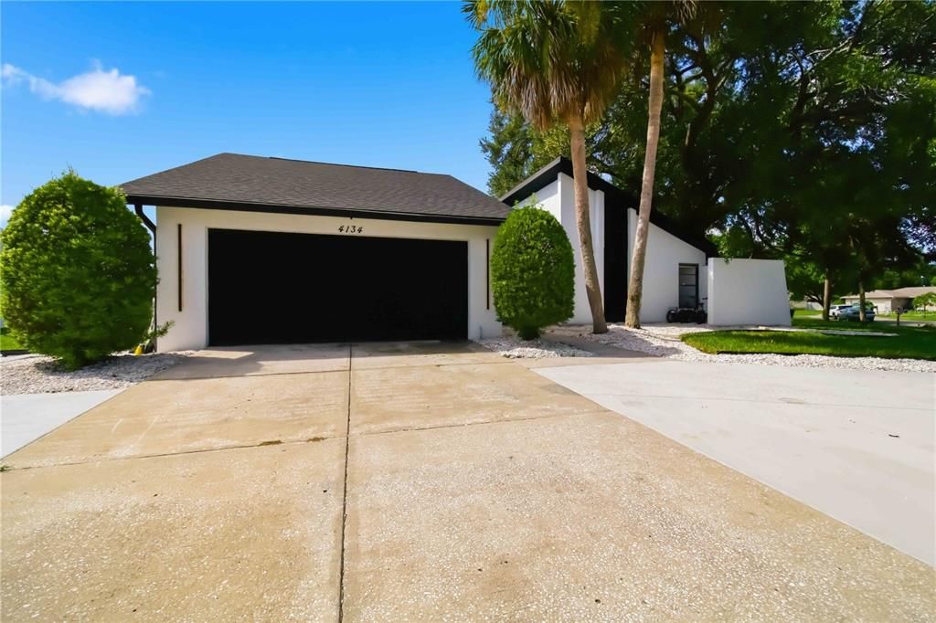 For Sale: $865,000 (4 beds, 3 baths, 1885 Square Feet)