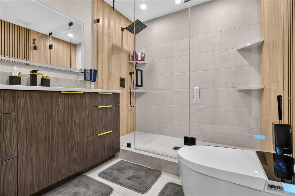 For Sale: $865,000 (4 beds, 3 baths, 1885 Square Feet)
