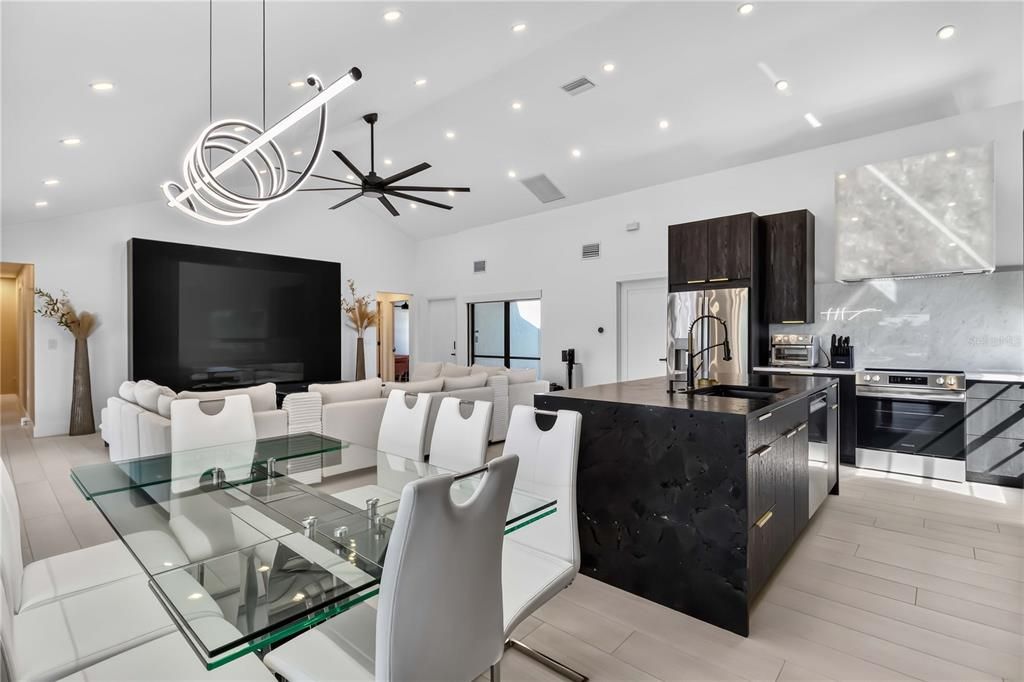 For Sale: $865,000 (4 beds, 3 baths, 1885 Square Feet)