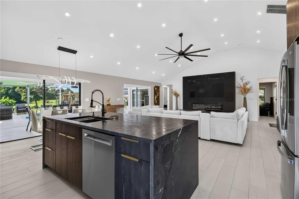 For Sale: $865,000 (4 beds, 3 baths, 1885 Square Feet)