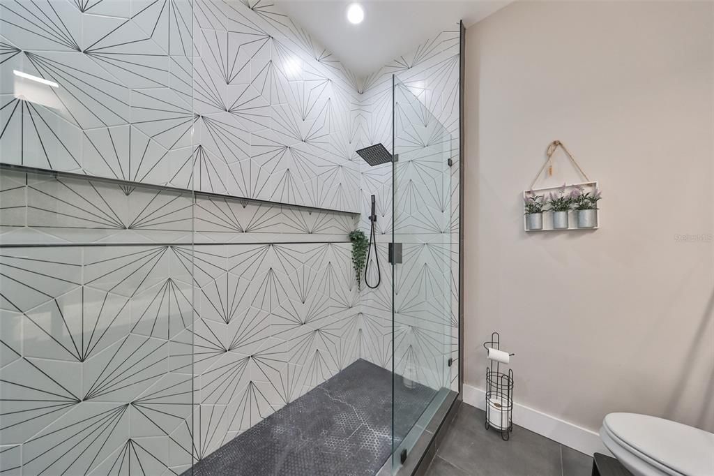 For Sale: $485,000 (3 beds, 2 baths, 2202 Square Feet)