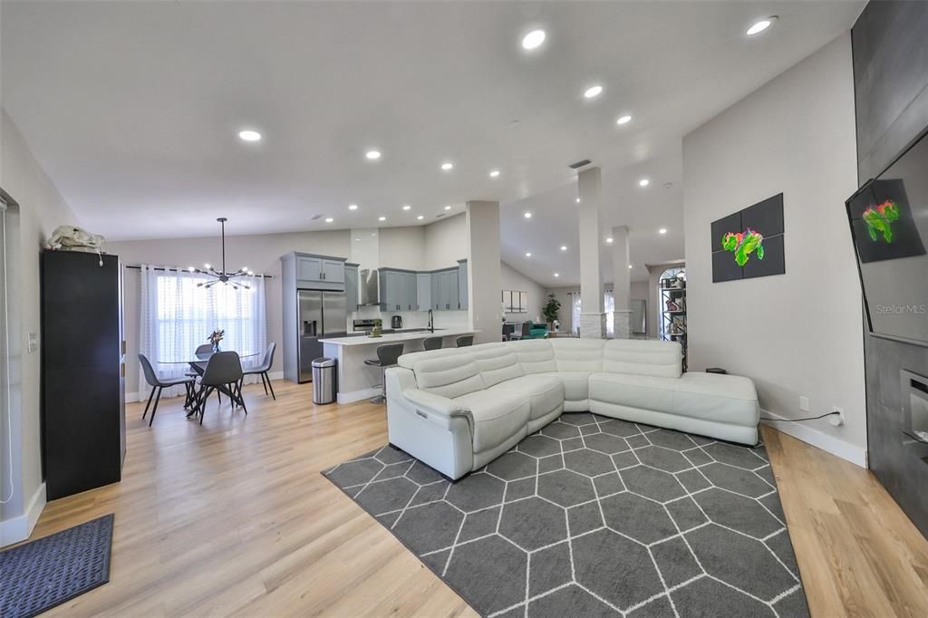 For Sale: $485,000 (3 beds, 2 baths, 2202 Square Feet)