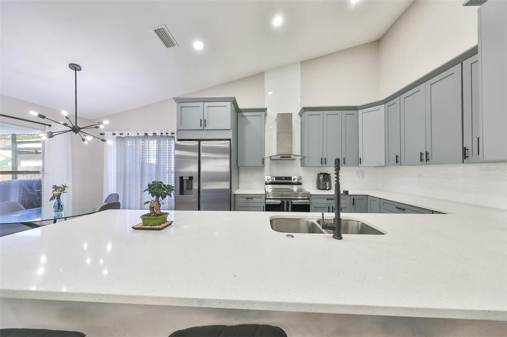 For Sale: $485,000 (3 beds, 2 baths, 2202 Square Feet)