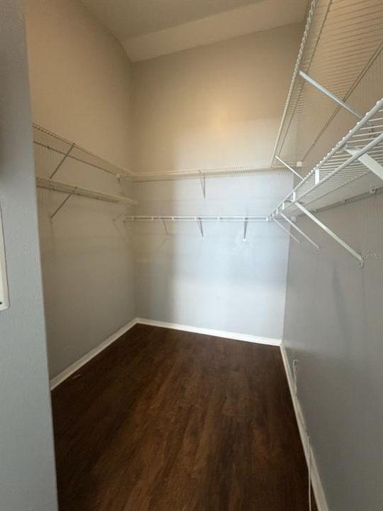 For Rent: $1,950 (4 beds, 3 baths, 2070 Square Feet)