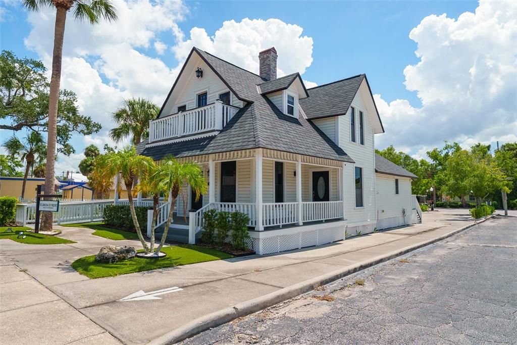 En Venta: $599,000 (3 camas, 2 baños, 1926 Pies cuadrados)