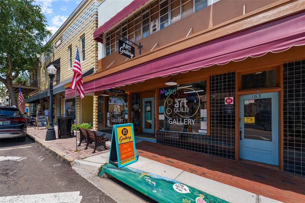En Venta: $599,000 (3 camas, 2 baños, 1926 Pies cuadrados)